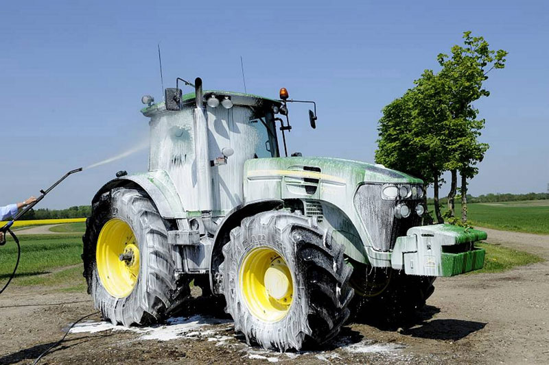 Tvättning av traktor